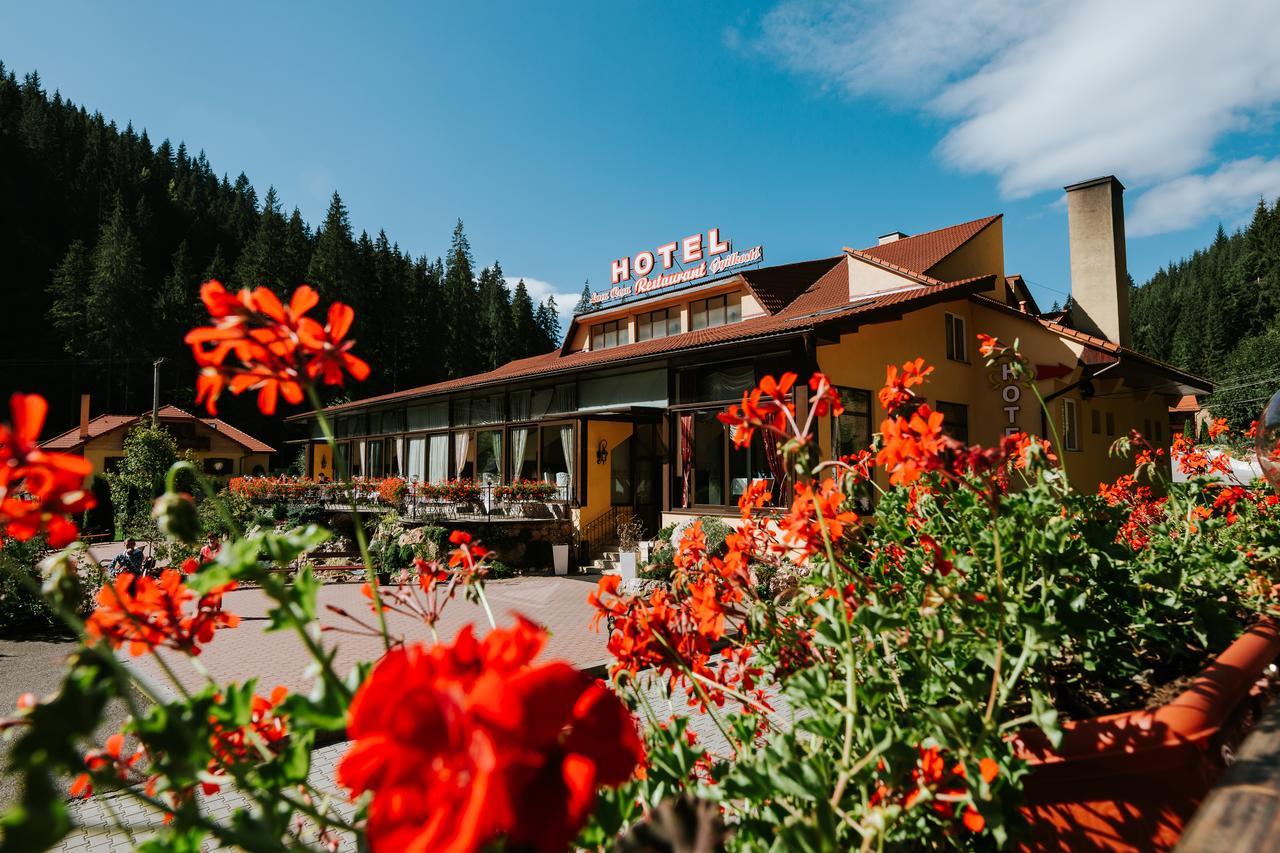 Hotel Lacul Roşu Exterior foto